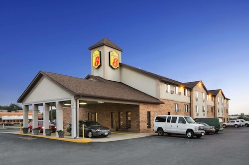 Great Place to stay Super 8 by Wyndham Mt. Vernon IL near Mount Vernon 