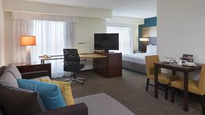 Premium bedding, down duvet, in-room safe, desk