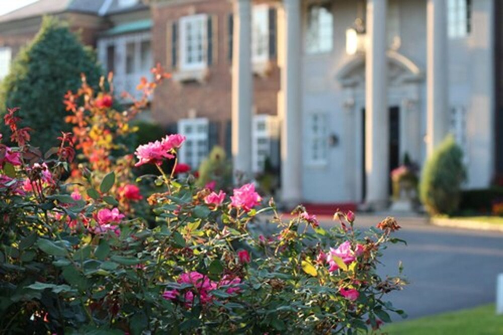 The Mansion at Glen Cove