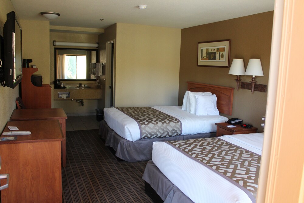 Cajon Pass Inn in Phelan Best Rates & Deals on Orbitz