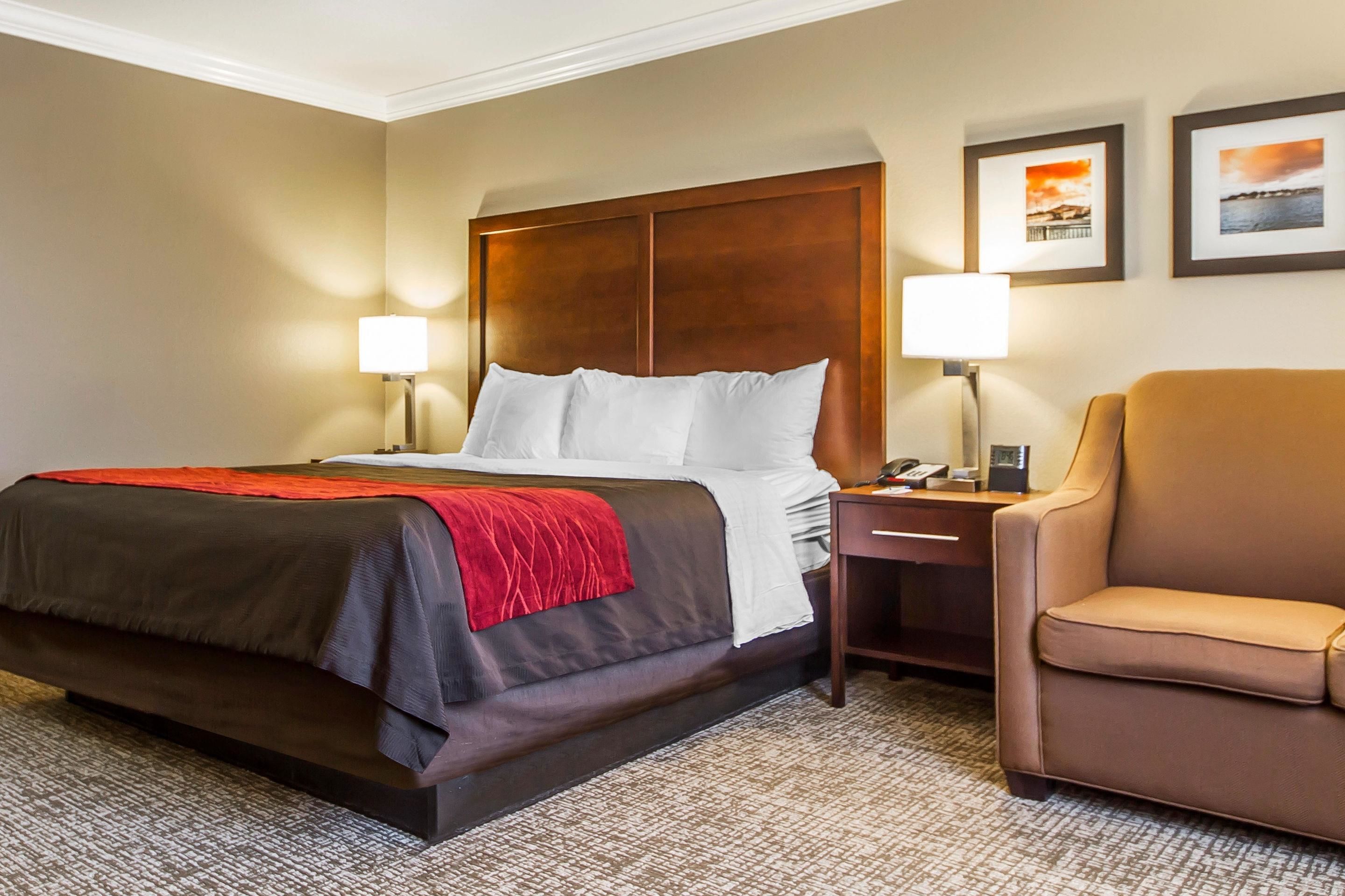 Comfort Inn Suites Redwood Country In Eureka Ca Expedia