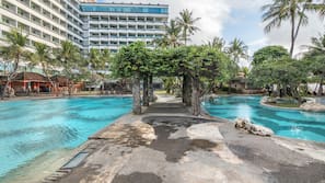 3 outdoor pools