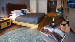 Iron/ironing board, free WiFi, linens