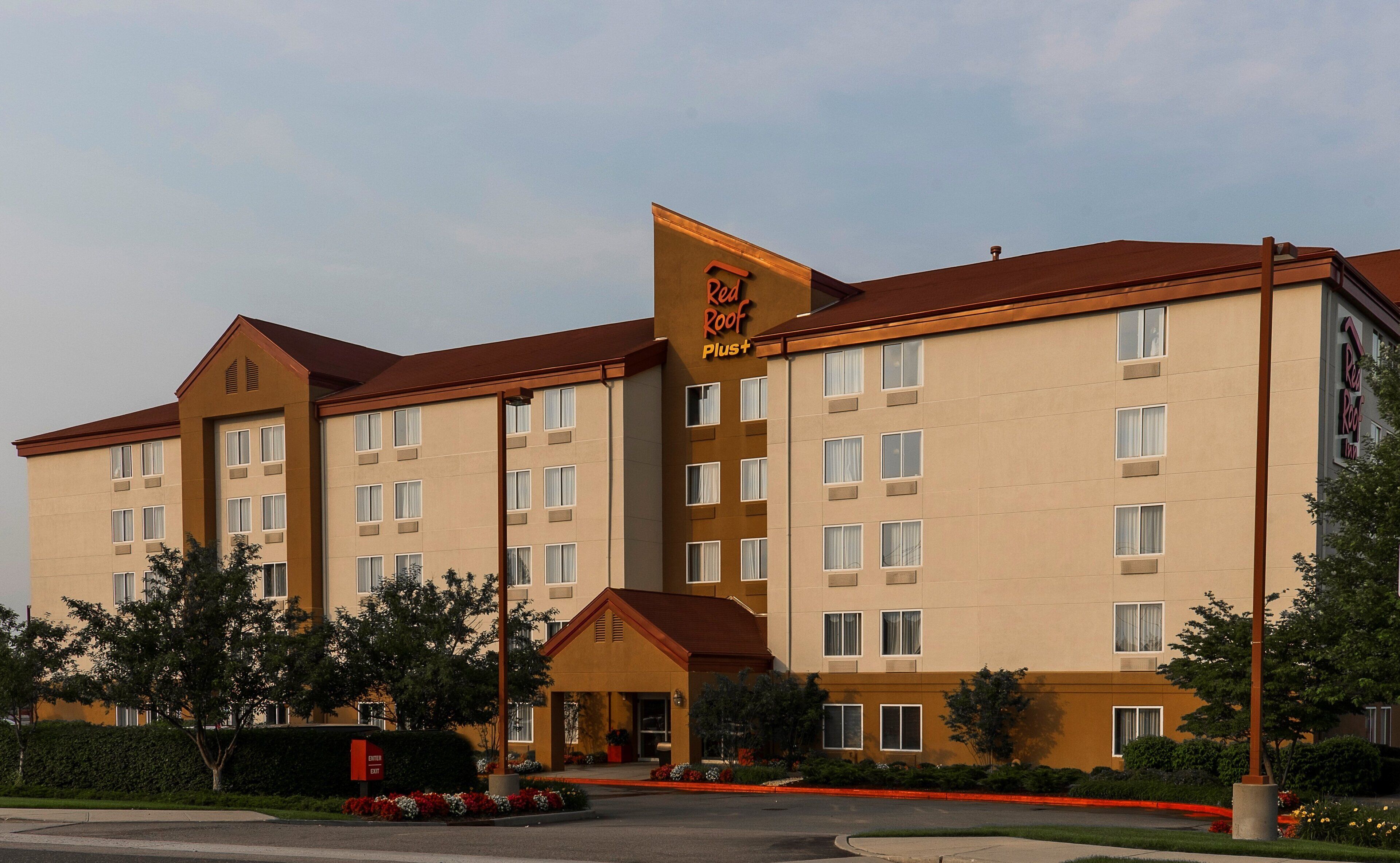 Red Roof Inn PLUS+ Long Island - Garden City in Westbury, NY | Expedia