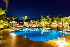 Indoor pool, seasonal outdoor pool