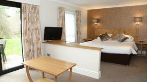 Desk, iron/ironing board, free WiFi, linens