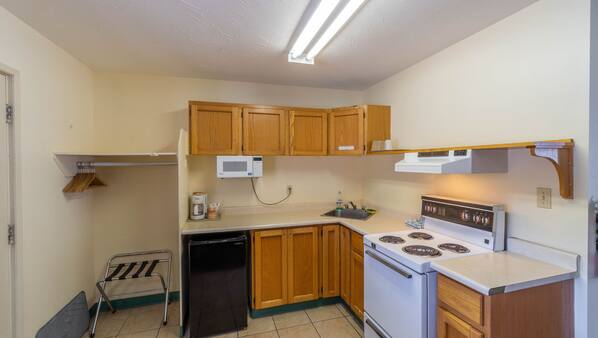 Desk, iron/ironing board, rollaway beds, free WiFi