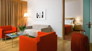 Hypo-allergenic bedding, in-room safe, desk, laptop workspace