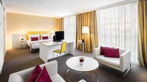 Hypo-allergenic bedding, in-room safe, desk, laptop workspace
