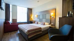 In-room safe, free WiFi, alarm clocks