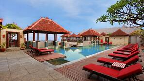 Kolam renang outdoor