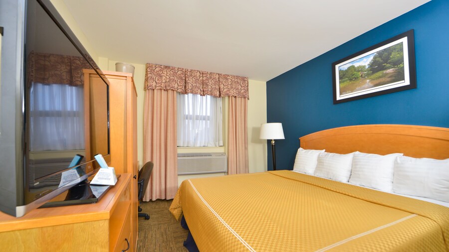 Midtown Convention Center Hotel