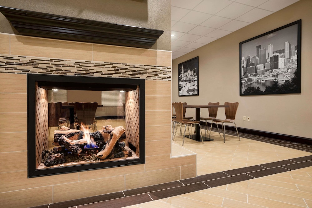 Restaurant, Super 8 by Wyndham Hershey