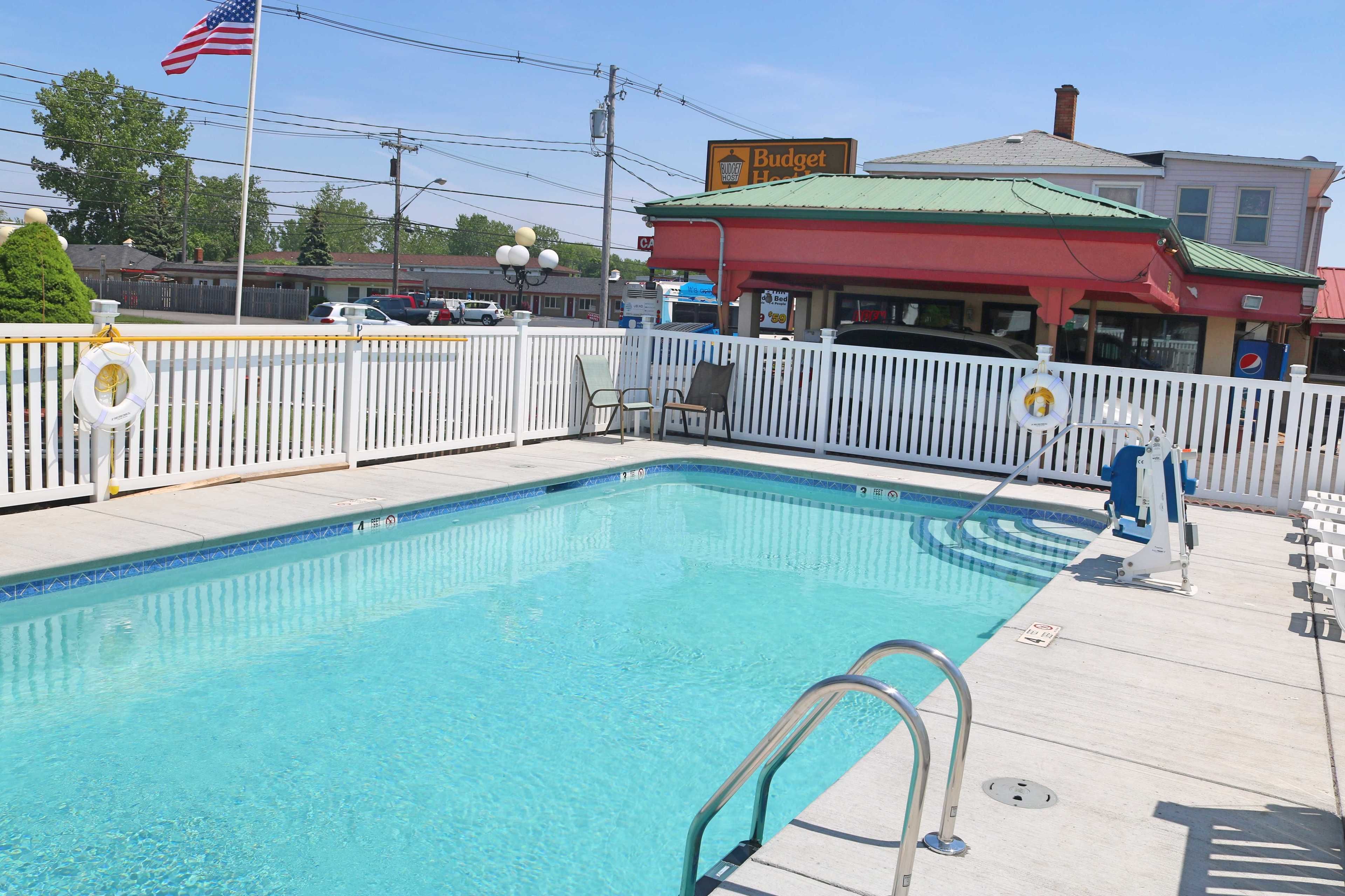 Budget Host Inn Niagara Falls in Niagara Falls, United States