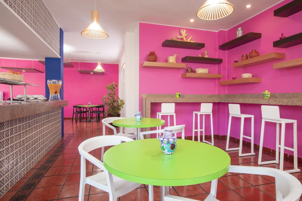 Restaurant, Hotel Vista Express Morelia By Arriva Hospitality Group