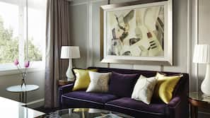 Premium bedding, down comforters, minibar, in-room safe