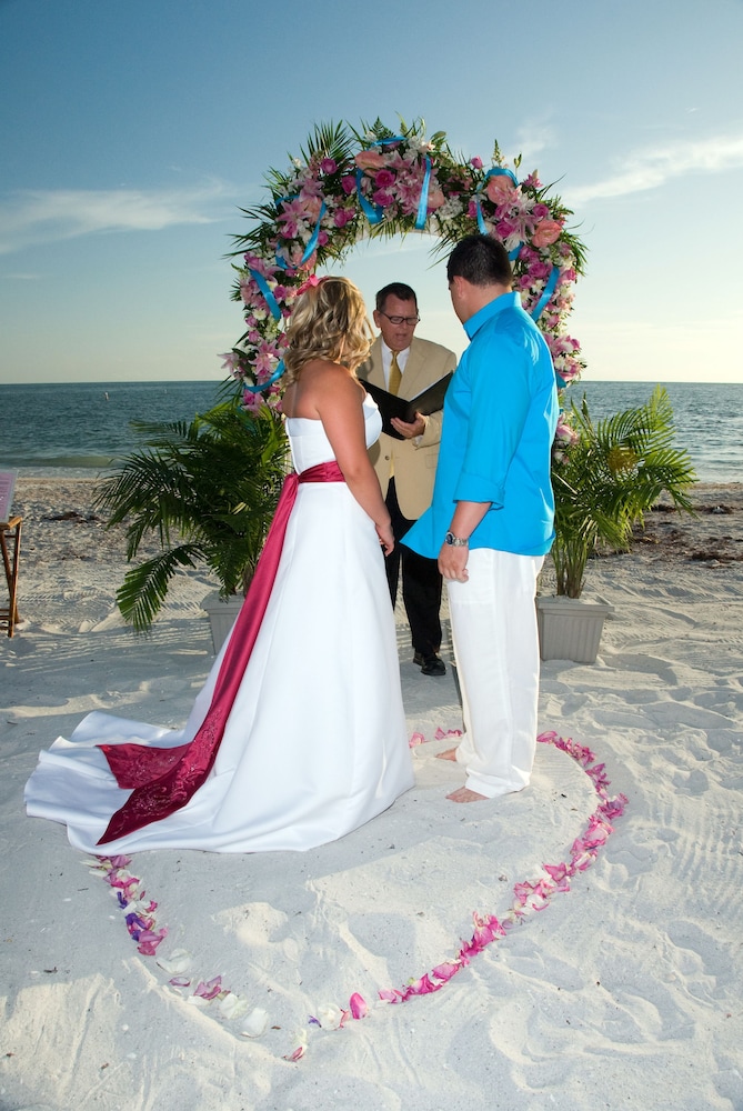 Outdoor wedding area, Sunset Vistas Two Bedroom Beachfront Suites