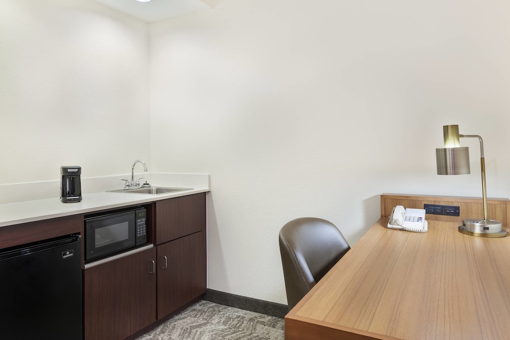 Private kitchenette, SpringHill Suites by Marriott Asheville