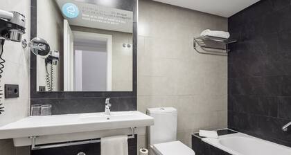 Hotel ILUNION Suites Madrid