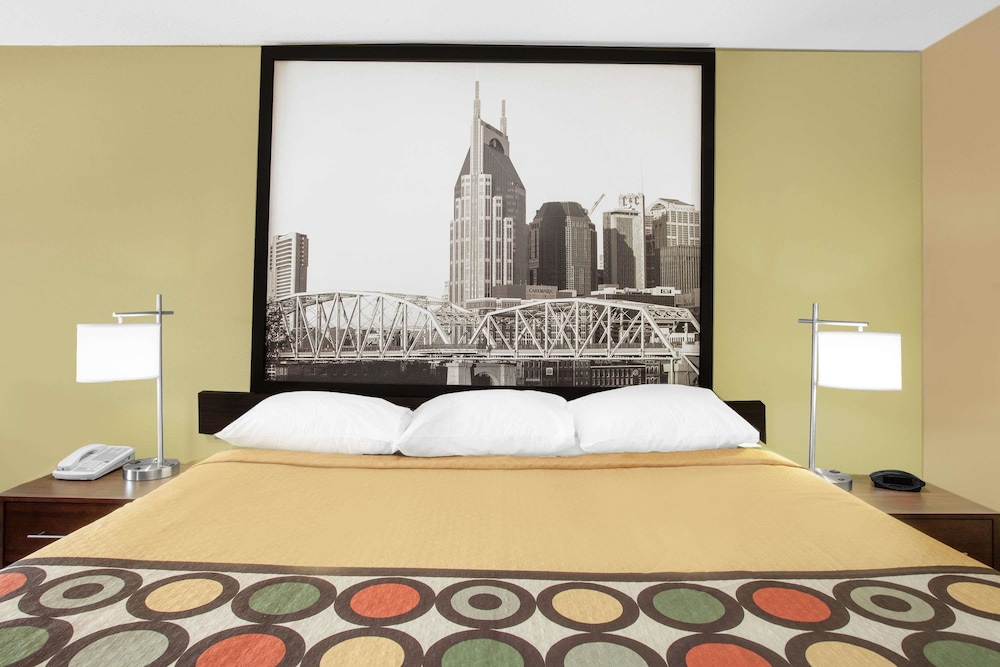 Super 8 by Wyndham Nashville West