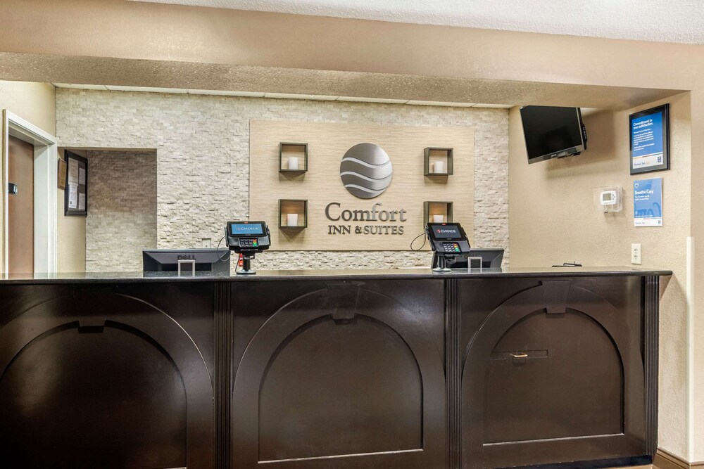 Comfort Inn & Suites