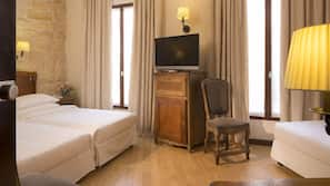 Minibar, caja fuerte, wifi gratis y despertador