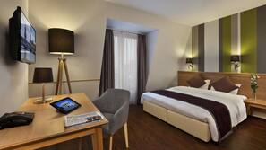 In-room safe, individually decorated, individually furnished, desk