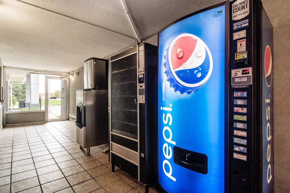 Property amenity, Motel 6 Alsip, IL