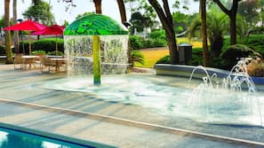 2 outdoor pools