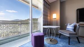 Minibar, in-room safe, individually decorated, individually furnished