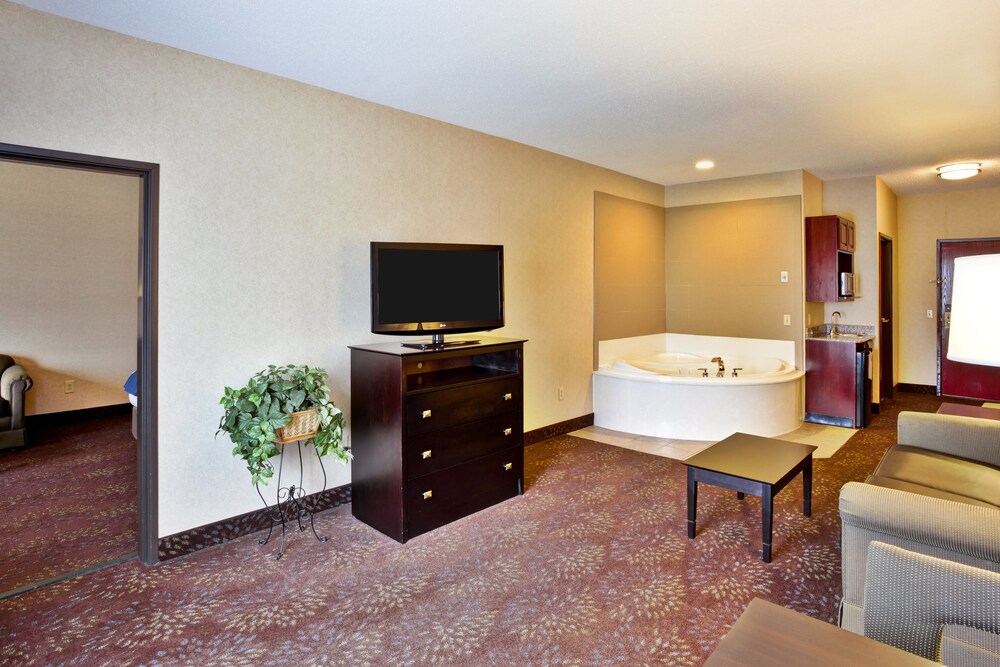 Holiday Inn Express Hotel & Suites Woodhaven, an IHG Hotel