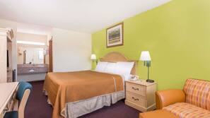 Blackout curtains, free WiFi, linens