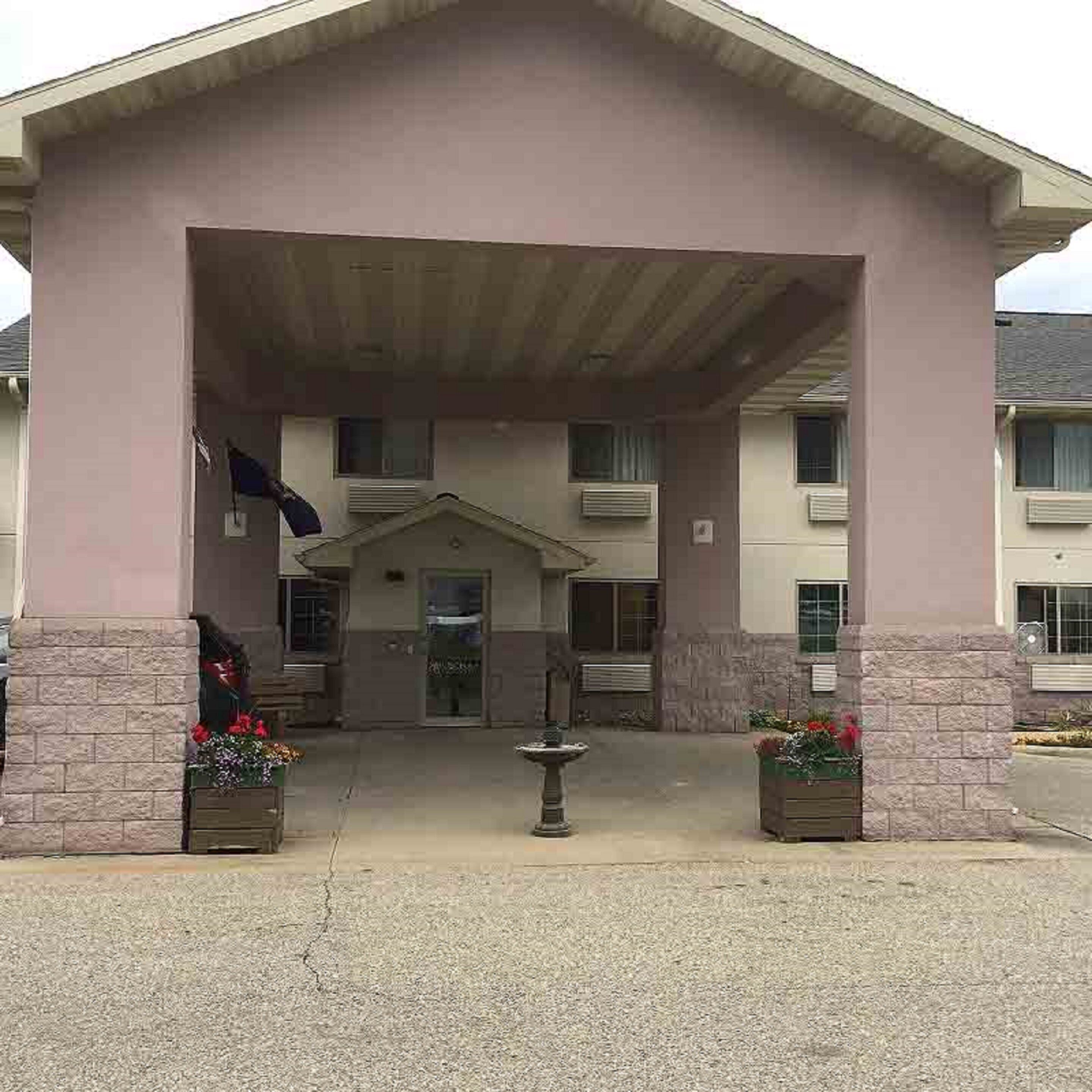 Osceola Grand Hotel in Evart, United States