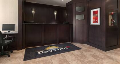 Days Inn by Wyndham Calgary Northwest