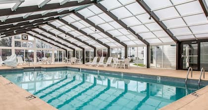 Quality Inn & Suites Middletown - Newport
