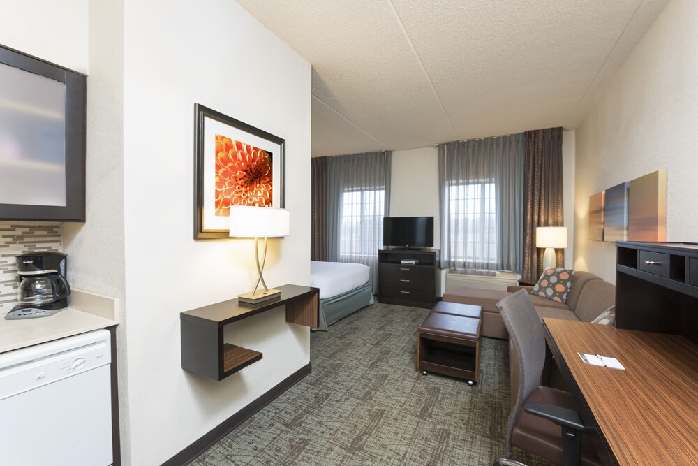 Staybridge Suites Chicago-Oakbrook Terrace, an IHG Hotel