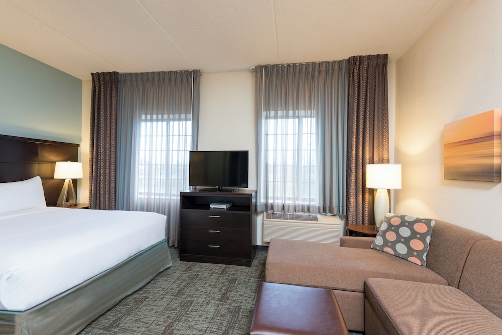 Staybridge Suites Chicago-Oakbrook Terrace, an IHG Hotel