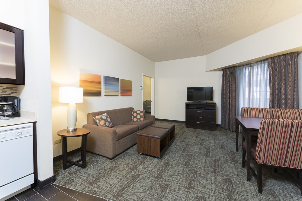 Staybridge Suites Chicago-Oakbrook Terrace, an IHG Hotel