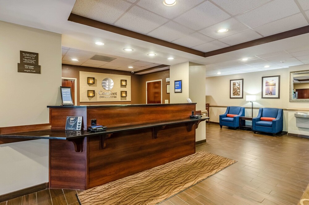 Lobby, Comfort Inn & Suites Christiansburg I-81