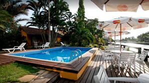 Piscine extérieure