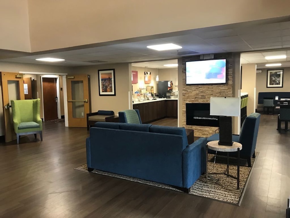 Interior entrance, Comfort Suites Northside Hospital Gwinnett