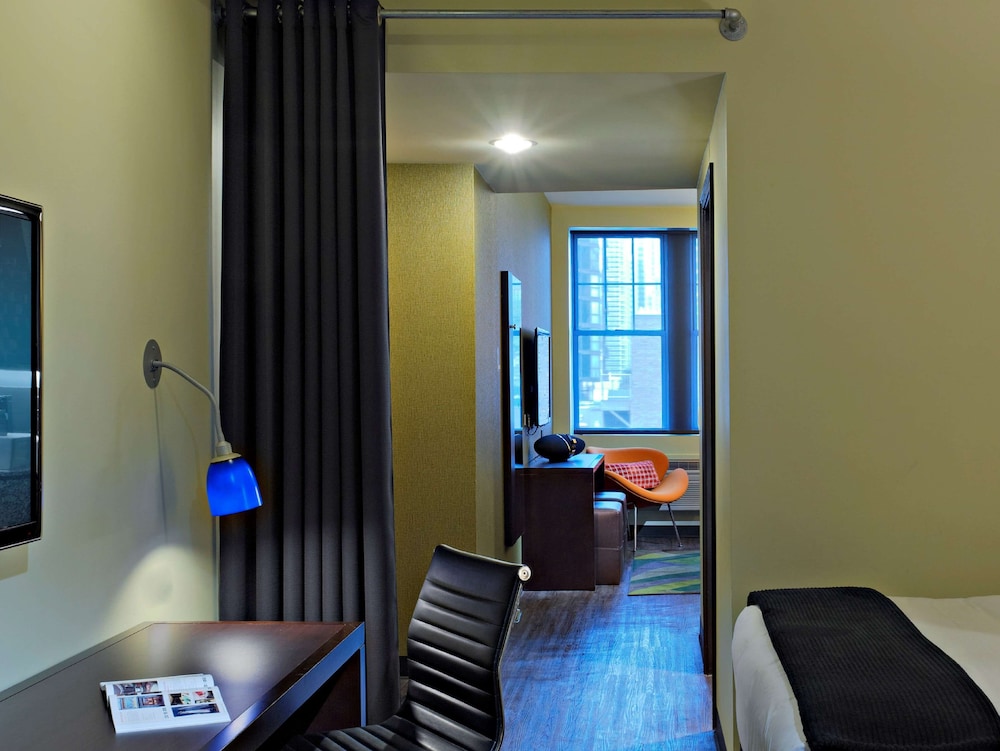 Room, ACME Hotel Company