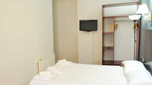 In-room safe, desk, soundproofing, free WiFi