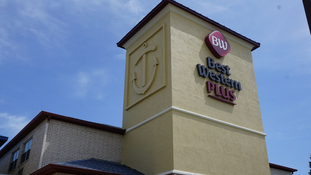 Best Western Plus Lake Worth Inn & Suites