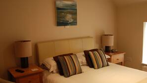 Premium bedding, desk, rollaway beds, free WiFi