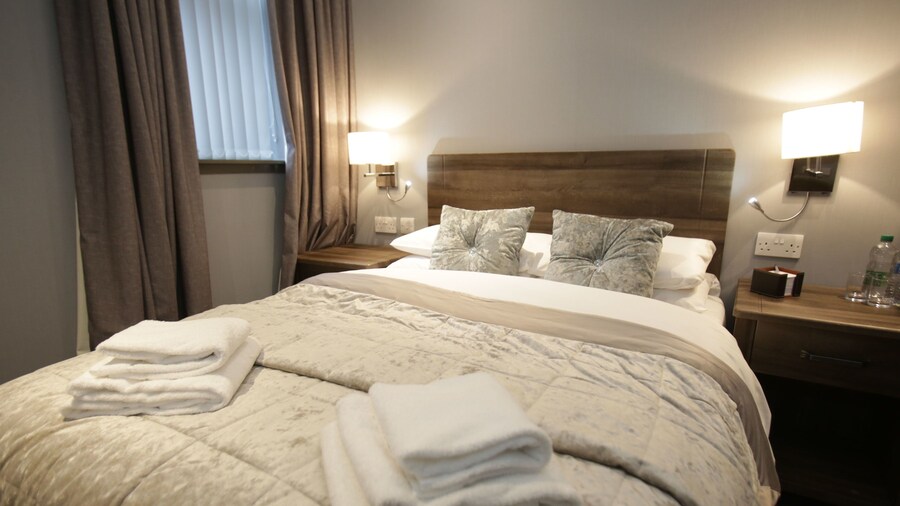 Devoncove Hotel
