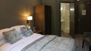 In-room safe, desk, free WiFi, wheelchair access