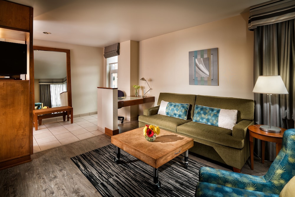 Staypineapple, Watertown, University District Seattle in Seattle Best