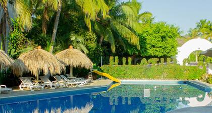 Hotel Castillo Huatulco & Beach Club