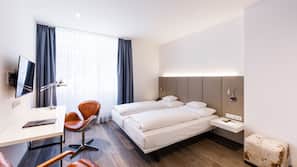Allergikerbettwaren, Minibar, Zimmersafe, Schreibtisch